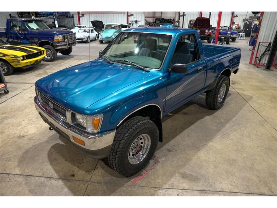 1995 Toyota Hilux 5th Gen - Image 15 of 31