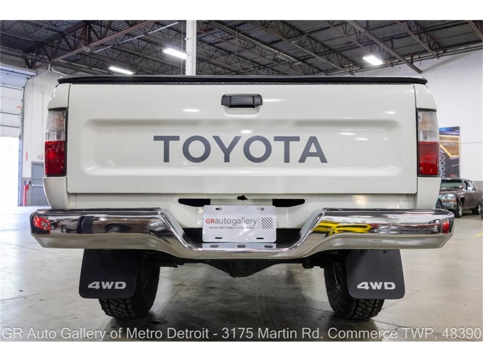 1995 Toyota Hilux 5th Gen - Image 6 of 31