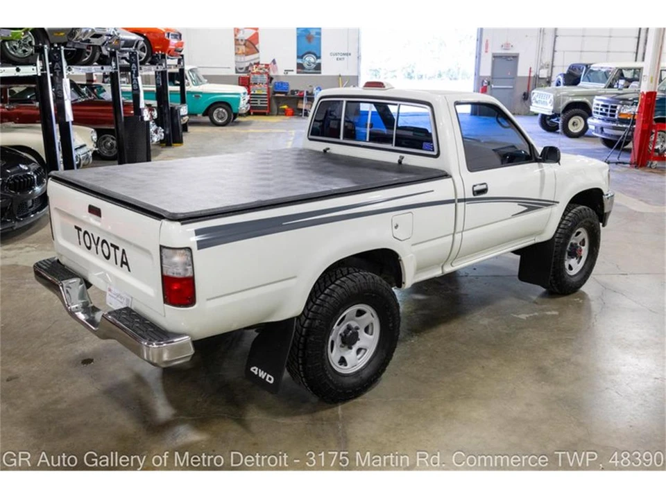 1995 Toyota Hilux 5th Gen - Image 7 of 31