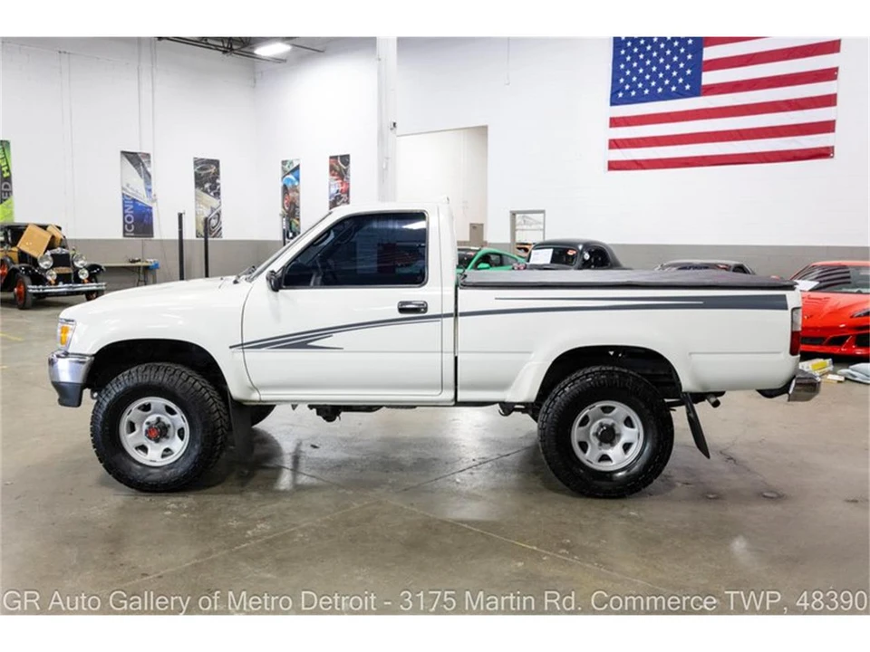 1995 Toyota Hilux 5th Gen - Image 3 of 31