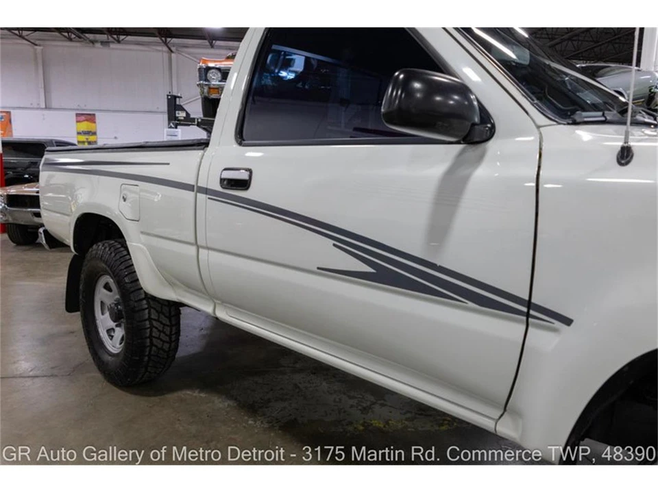 1995 Toyota Hilux 5th Gen - Image 22 of 31