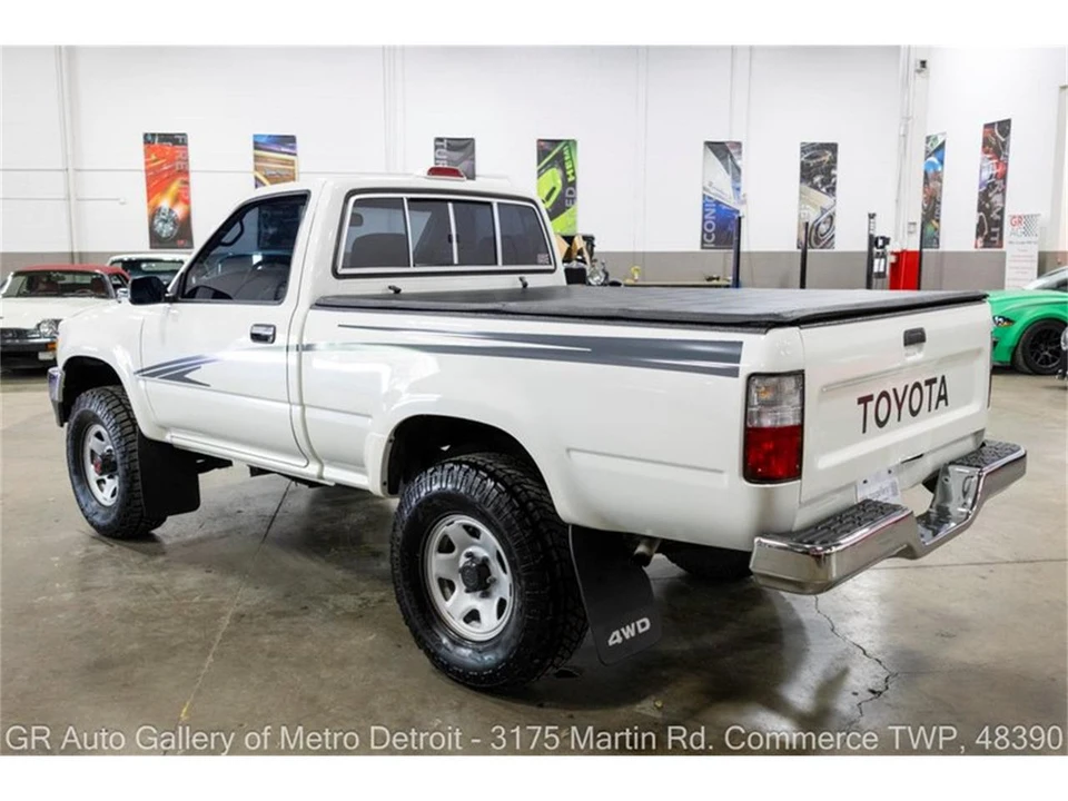 1995 Toyota Hilux 5th Gen - Image 4 of 31