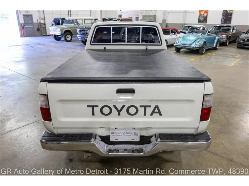 1995 Toyota Hilux 5th Gen - Image 5 of 31