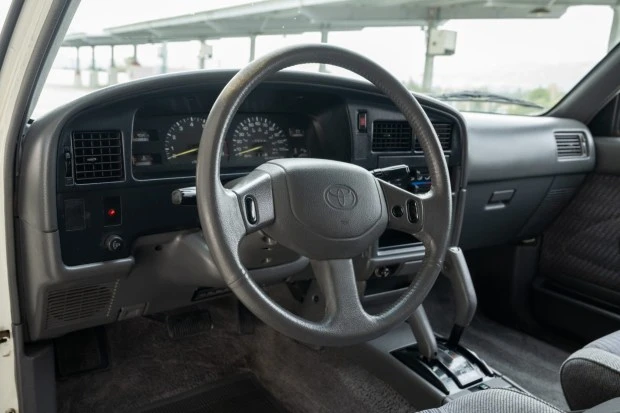 1995 Toyota Hilux 5th Gen - Image 5 of 7