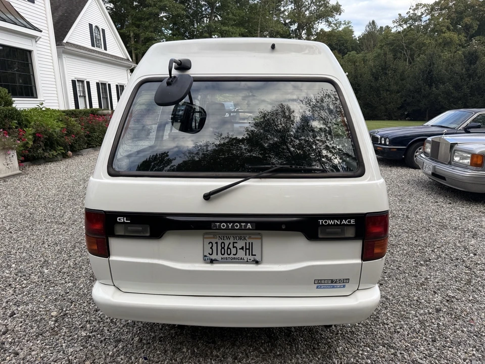 1995 Toyota R20 & R30 TownAce & MasterAce - Image 11 of 20