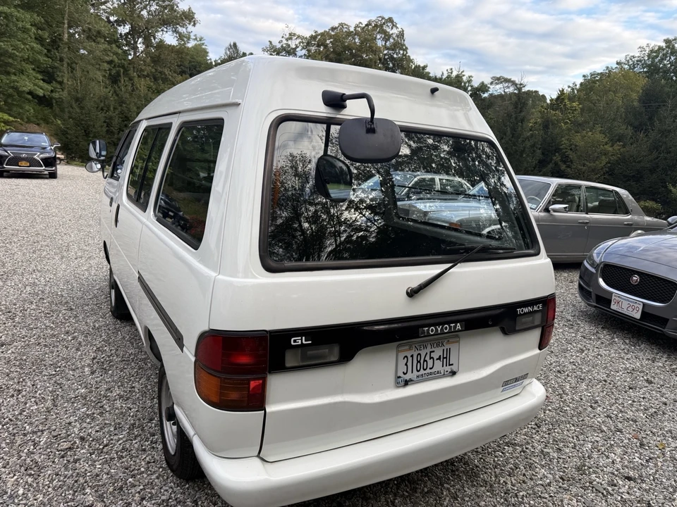 1995 Toyota R20 & R30 TownAce & MasterAce - Image 10 of 20