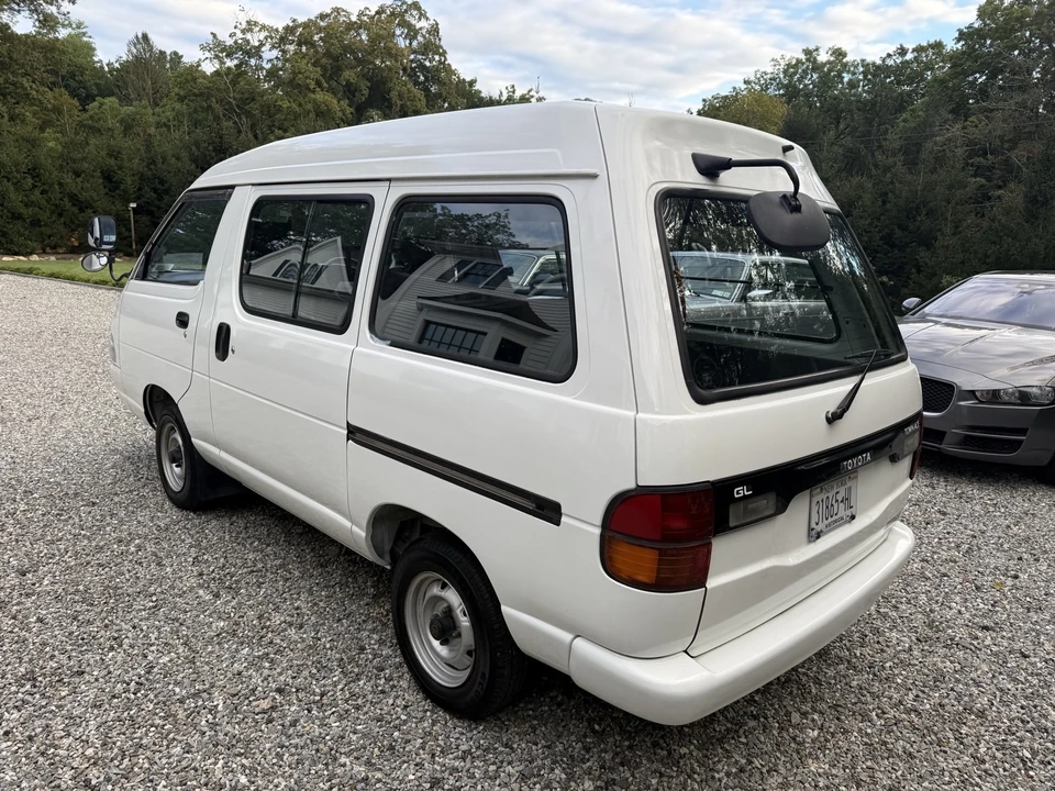1995 Toyota R20 & R30 TownAce & MasterAce - Image 9 of 20