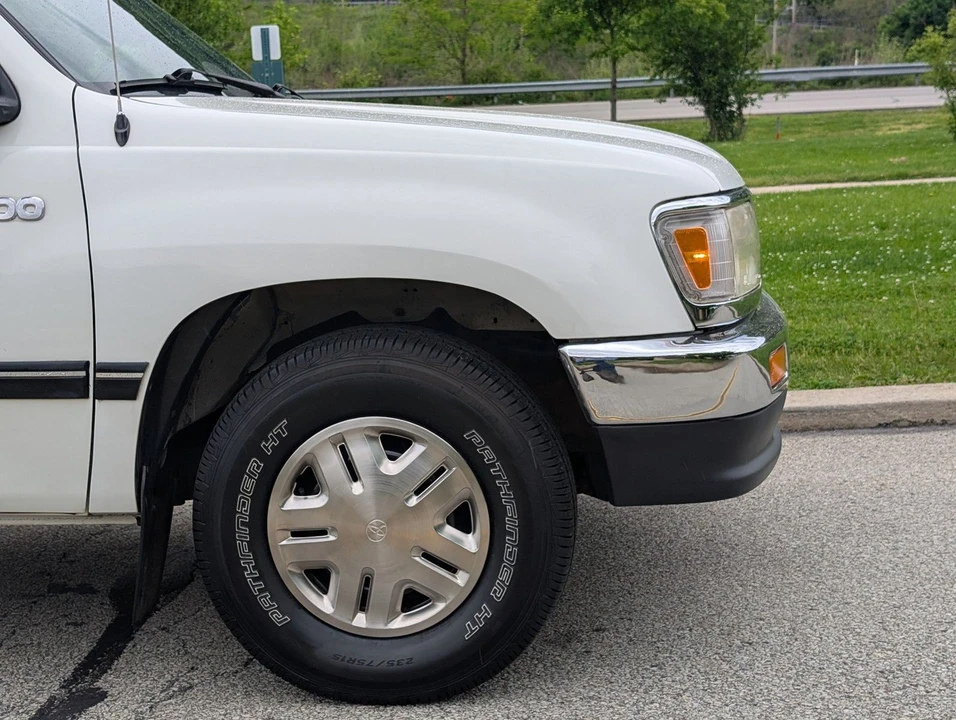 1995 Toyota T100 - Image 17 of 31