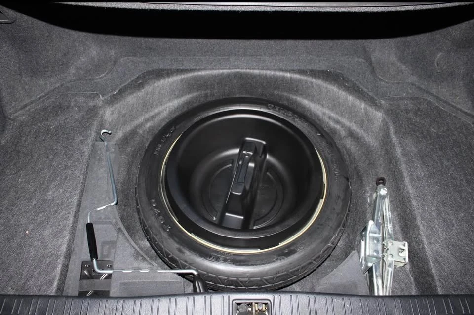1995 Toyota Celsior 2nd Gen - Image 13 of 14