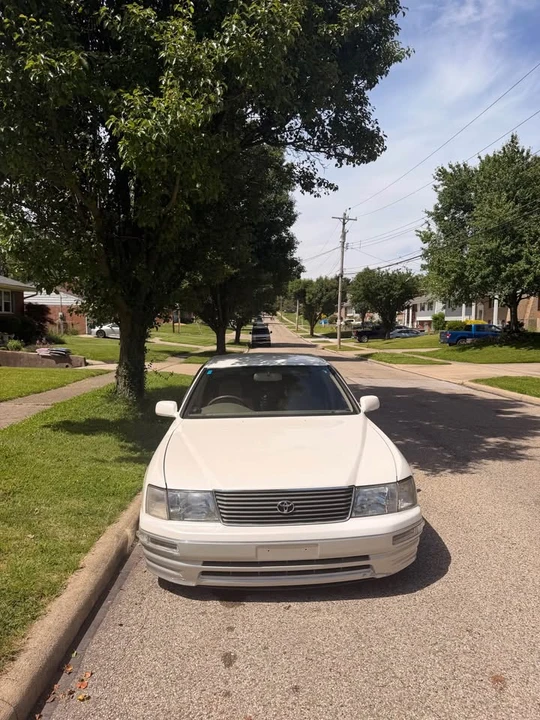 1995 Toyota Celsior 2nd Gen - Image 2 of 13