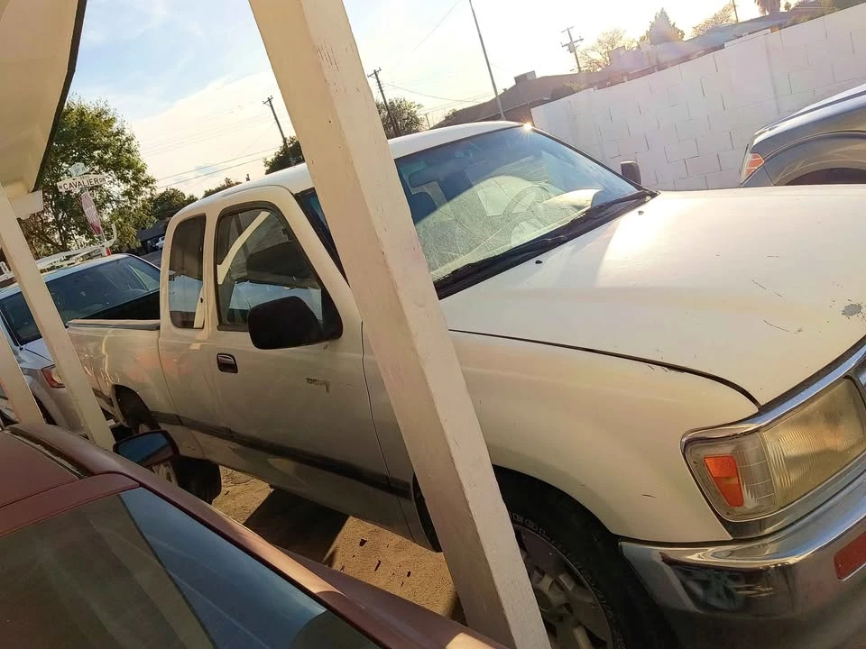 1995 Toyota T100 - Image 2 of 3
