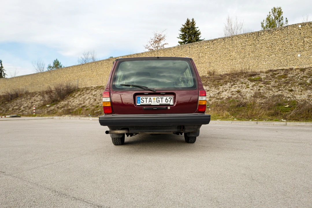 1995 Volvo 245 - Image 10 of 31