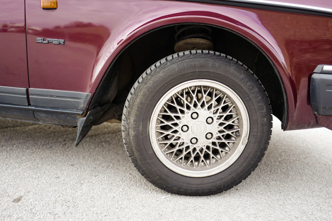 1995 Volvo 245 - Image 22 of 31