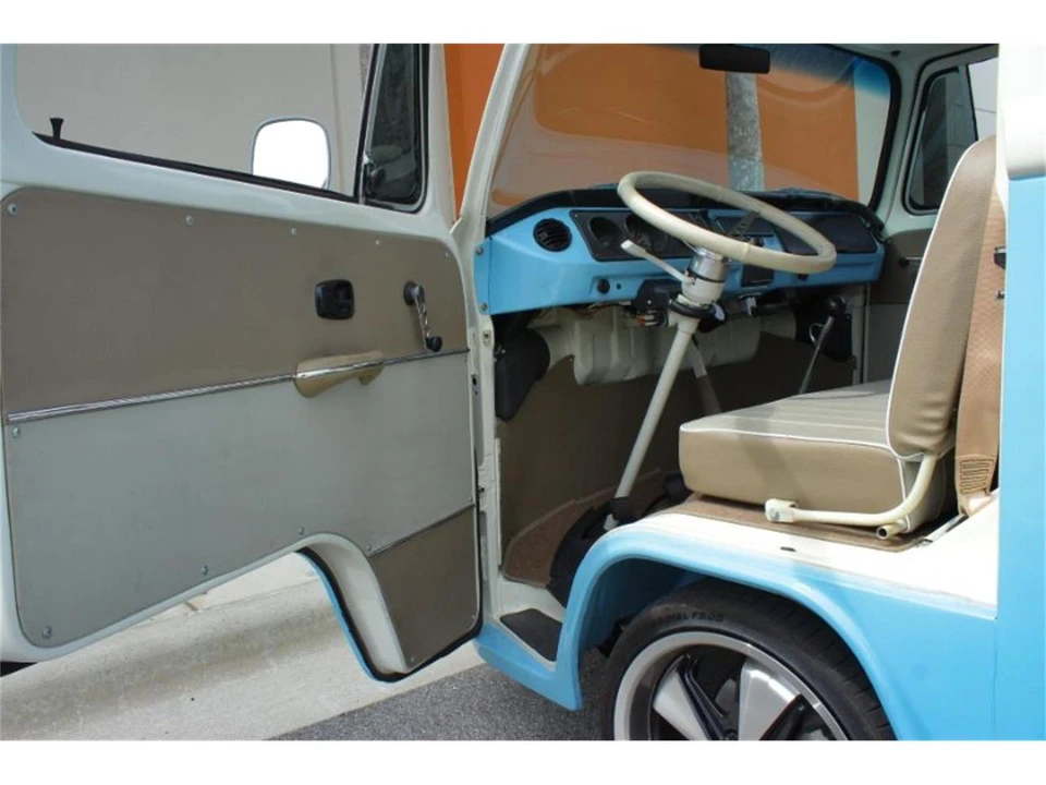 1995 Volkswagen Type 2 - Image 7 of 17