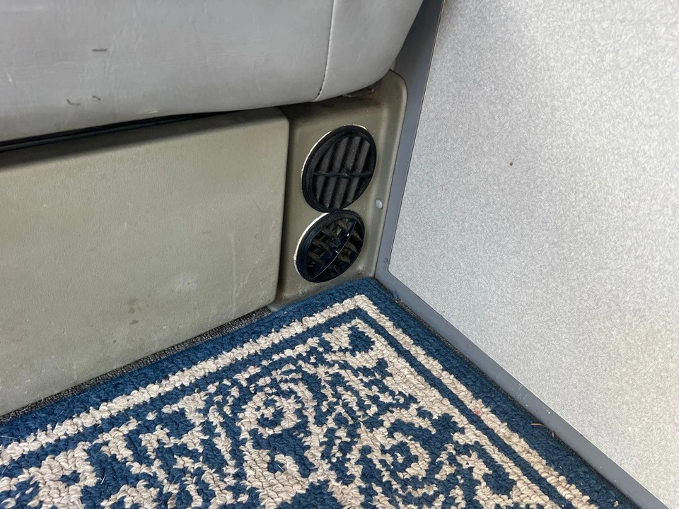 1995 Volkswagen EuroVan - Image 10 of 13