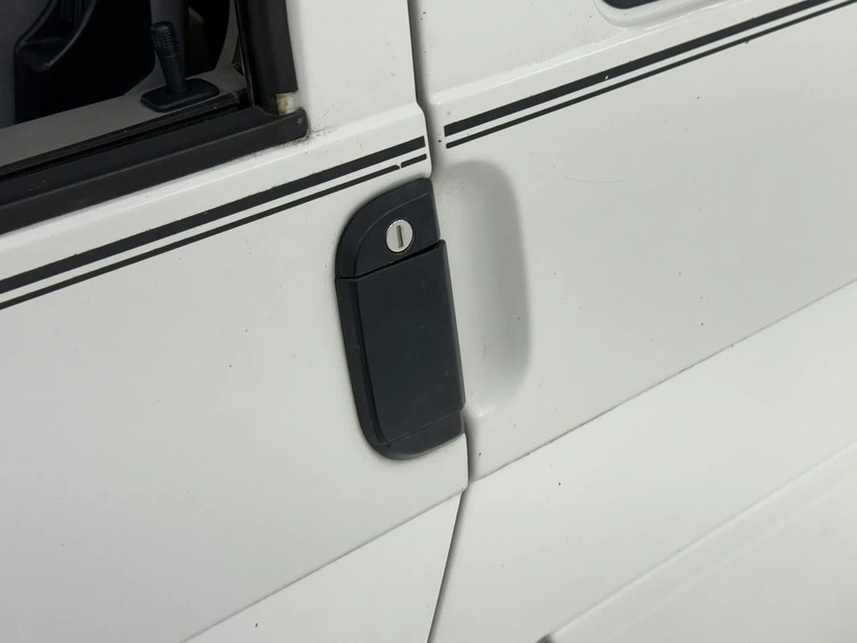 1995 Volkswagen EuroVan - Image 16 of 21