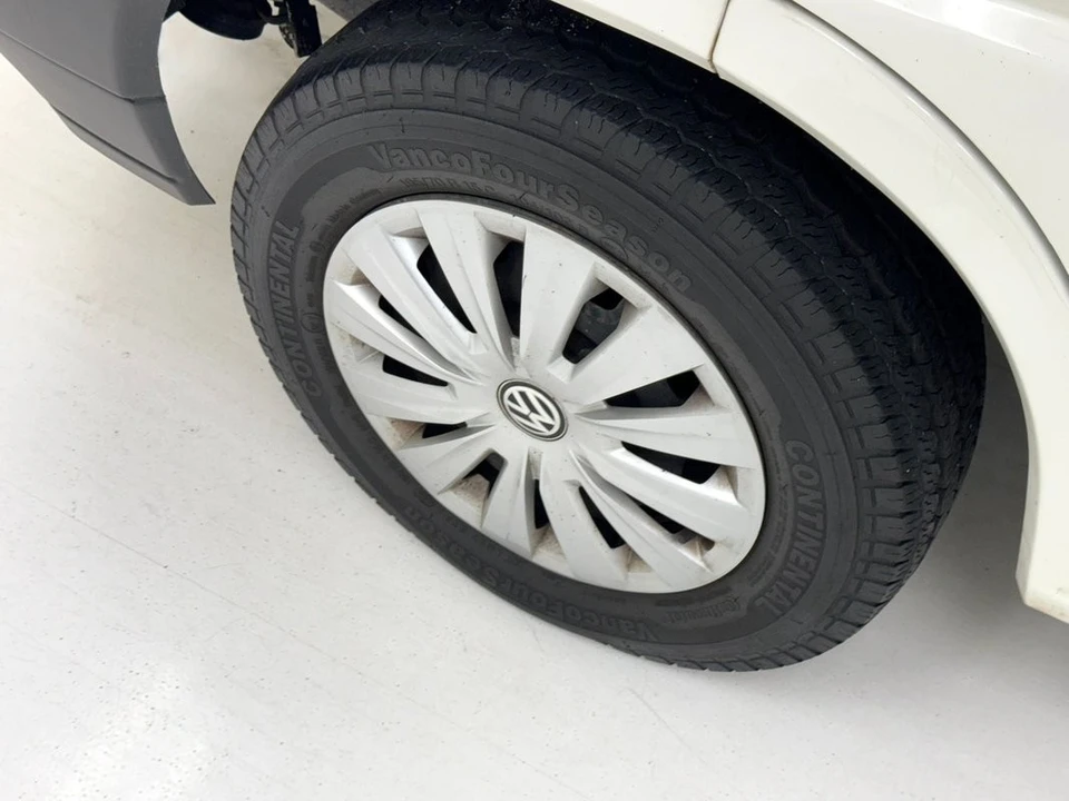1995 Volkswagen EuroVan - Image 14 of 21