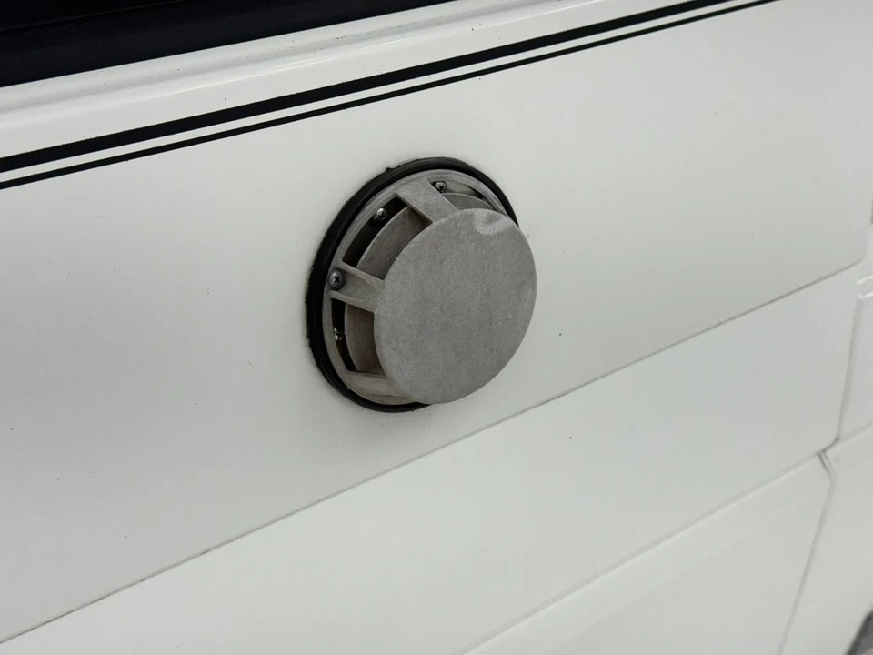 1995 Volkswagen EuroVan - Image 18 of 21