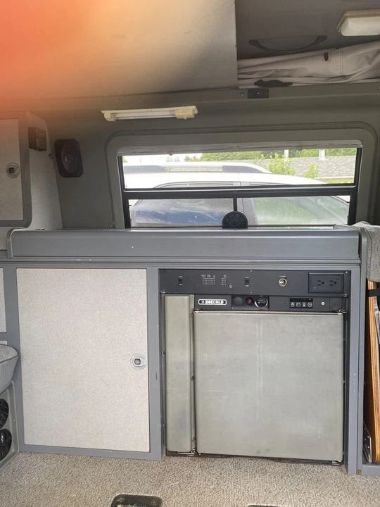 1995 Volkswagen EuroVan - Image 10 of 16