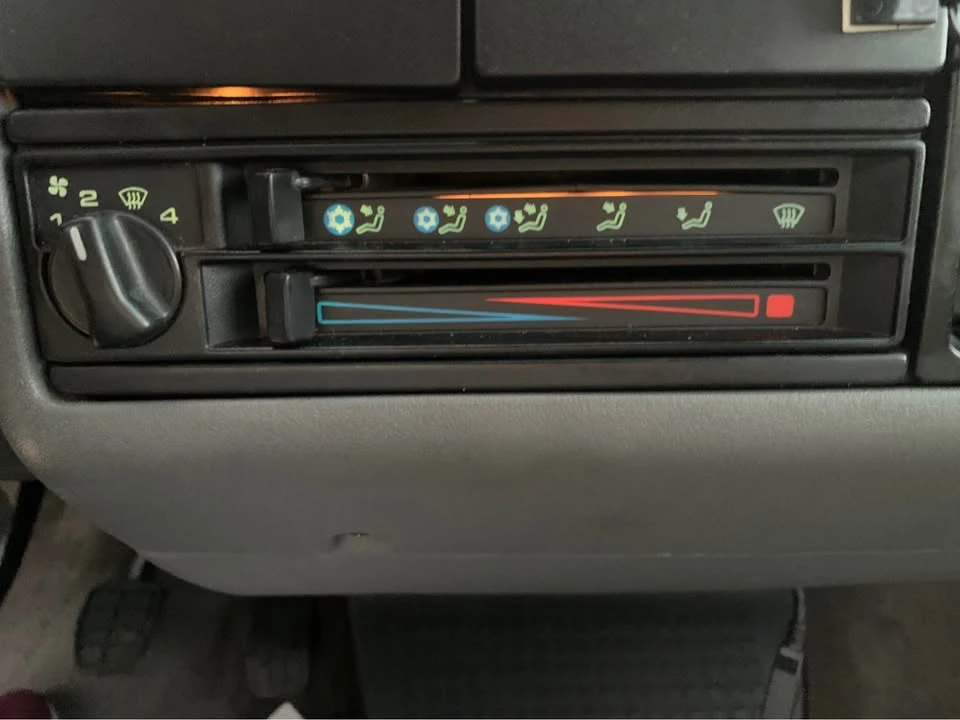 1995 Volkswagen EuroVan - Image 15 of 17