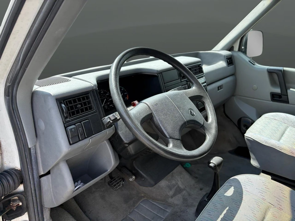 1995 Volkswagen EuroVan - Image 9 of 17