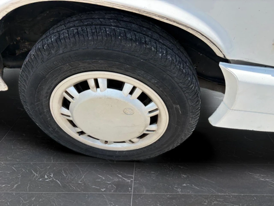 1995 Volkswagen EuroVan - Image 4 of 17