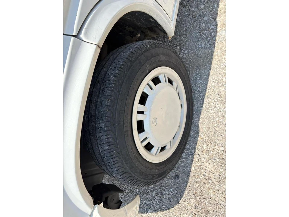 1995 Volkswagen EuroVan - Image 5 of 17