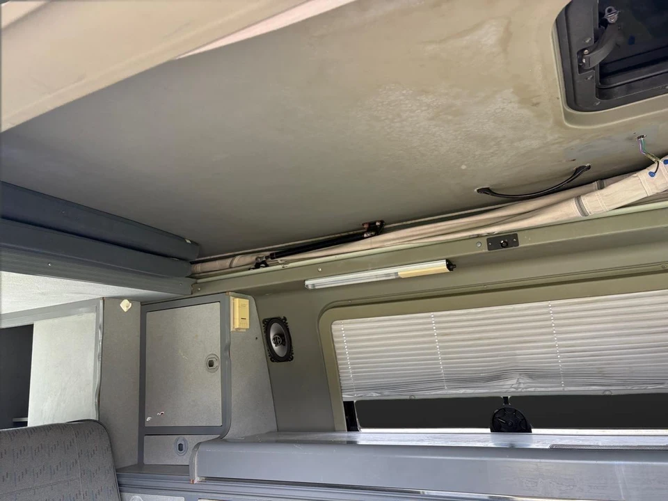 1995 Volkswagen EuroVan - Image 12 of 17