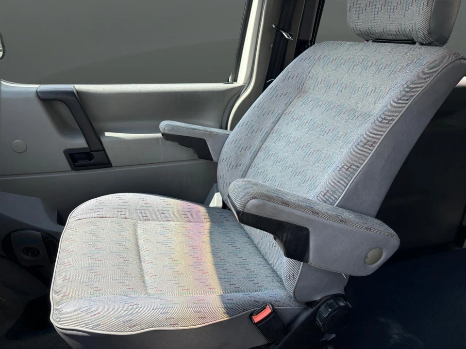 1995 Volkswagen EuroVan - Image 7 of 17
