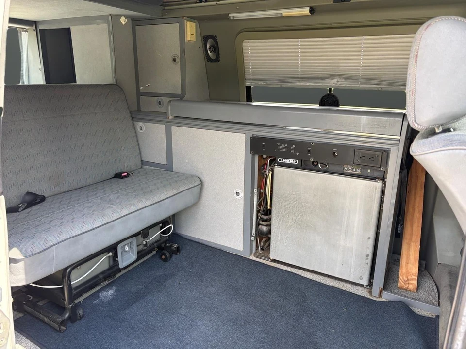 1995 Volkswagen EuroVan - Image 13 of 17