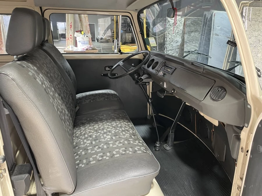 1995 Volkswagen Bay-Window Bus - Image 15 of 18