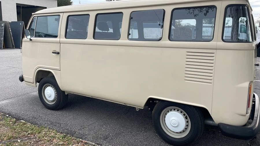 1995 Volkswagen Bay-Window Bus - Image 2 of 18