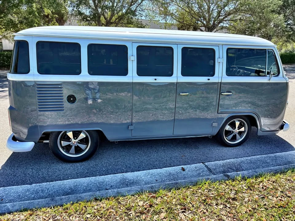 1995 Volkswagen Type 2 - Image 2 of 18