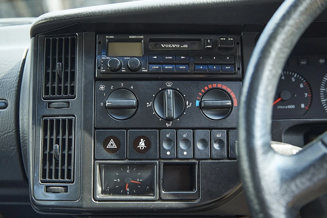 1995 Volvo - Image 19 of 30