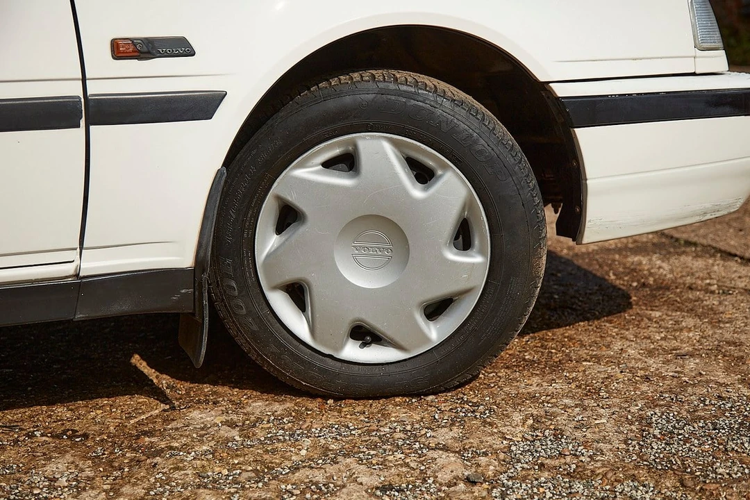 1995 Volvo - Image 10 of 30
