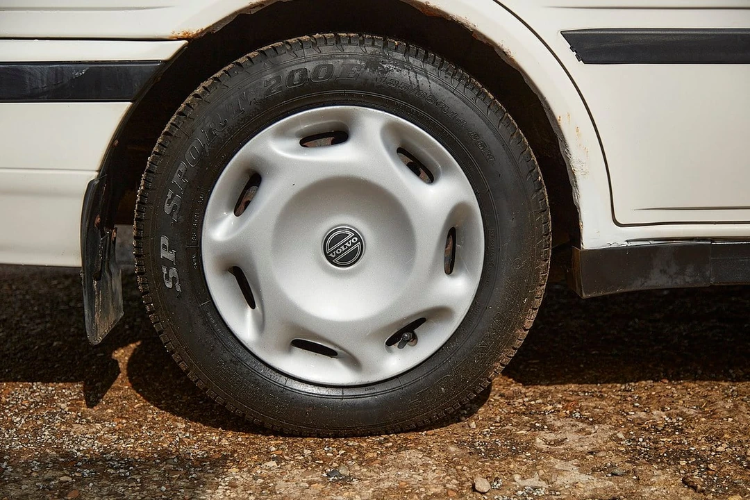 1995 Volvo - Image 11 of 30