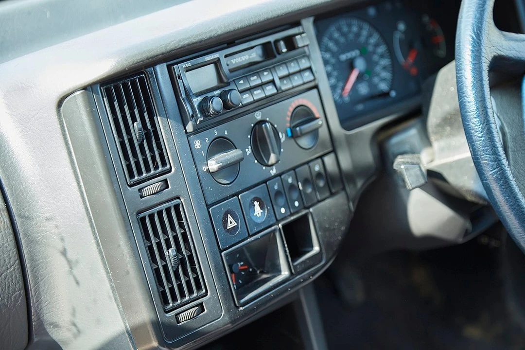 1995 Volvo - Image 18 of 30