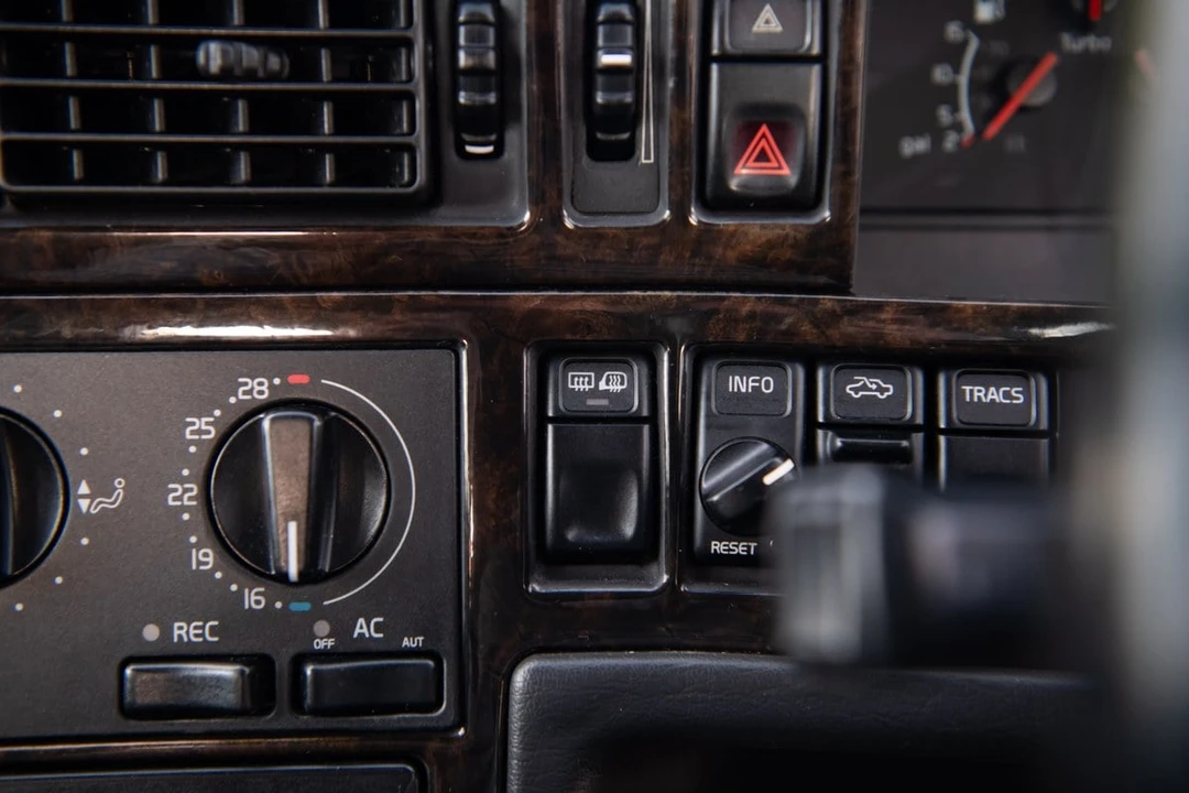 1995 Volvo 850 T-5R - Image 23 of 30