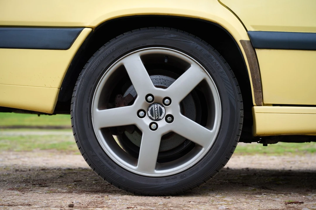 1995 Volvo 850 T-5R - Image 16 of 30