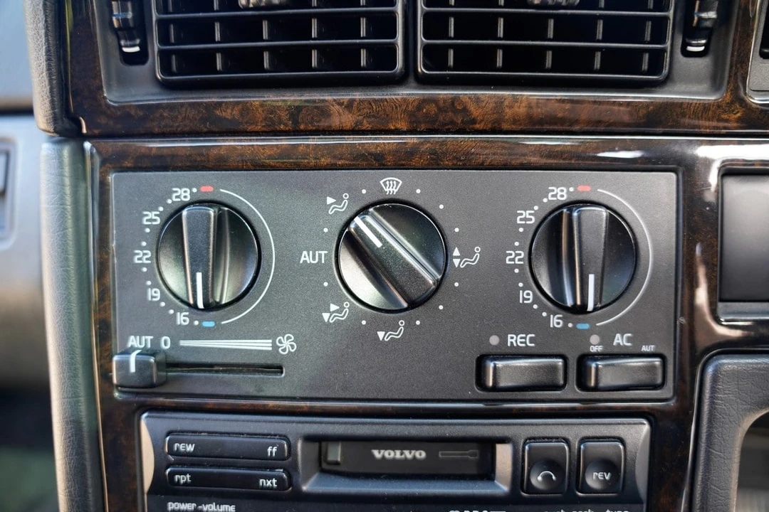 1995 Volvo 850 T-5R - Image 19 of 31