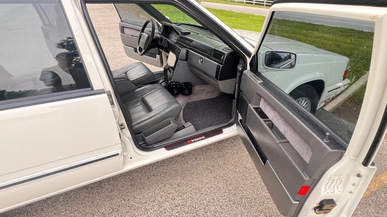 1995 Volvo 940 - Image 13 of 31