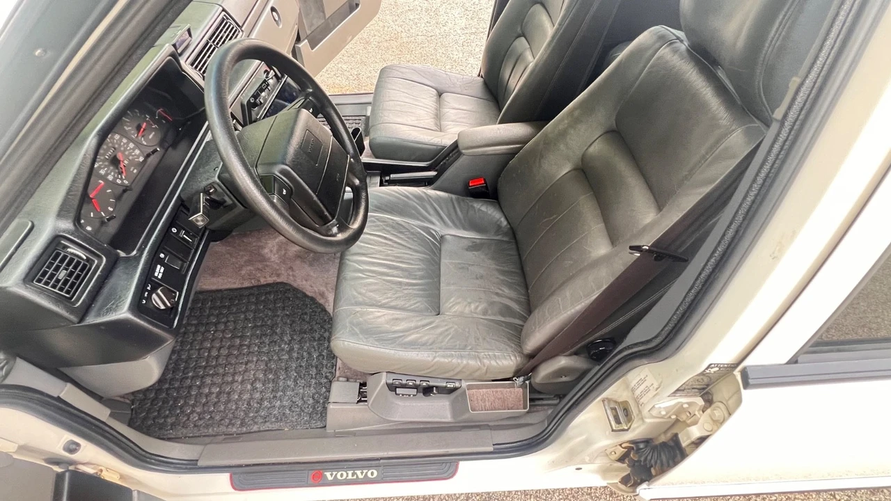 1995 Volvo 940 - Image 15 of 31