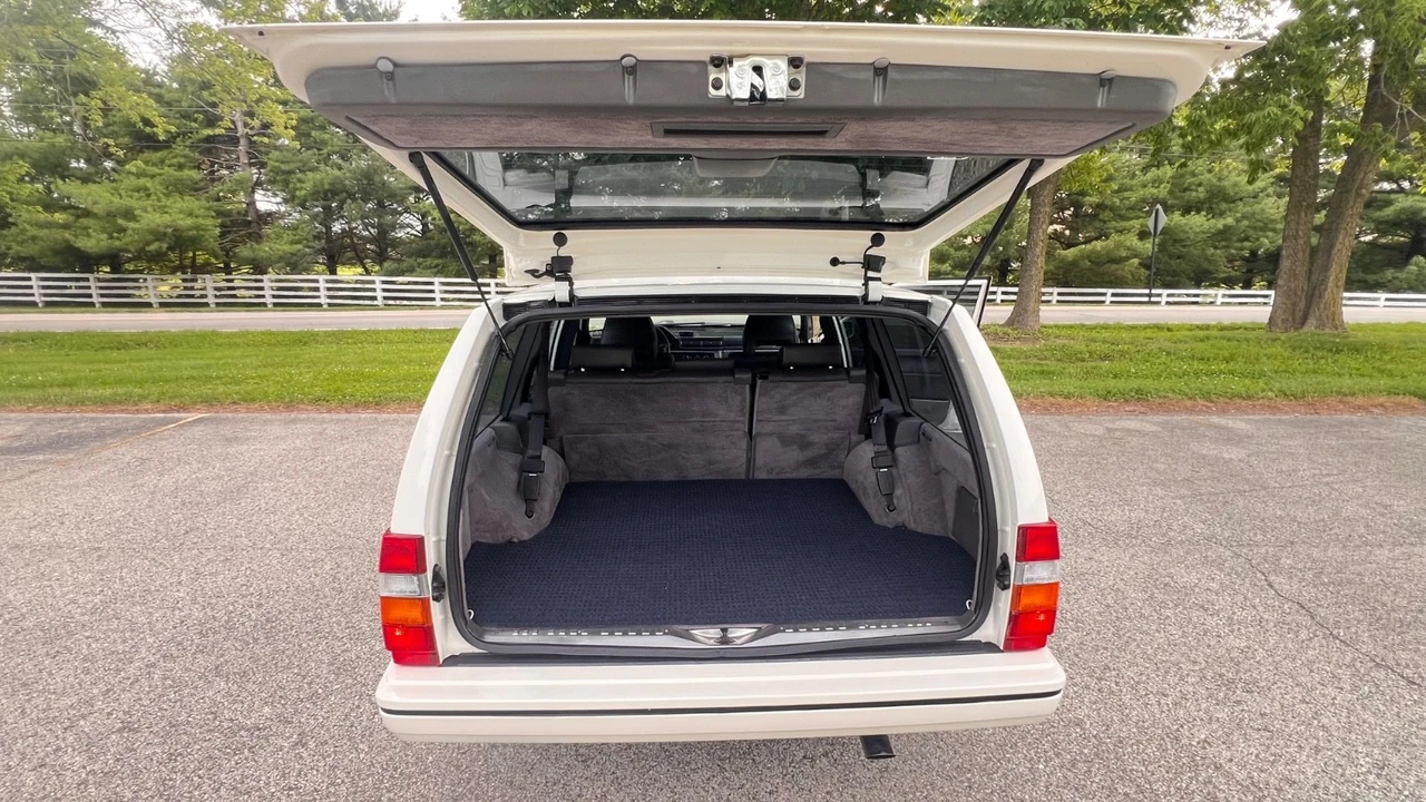 1995 Volvo 940 - Image 16 of 31