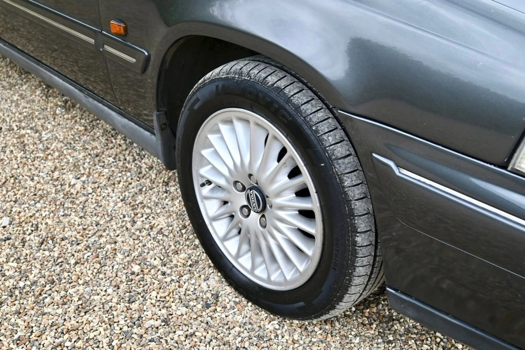 1995 Volvo 960 - Image 14 of 30