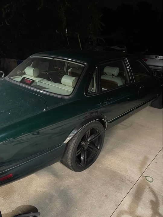 1995 Jaguar XJ - Image 2 of 3
