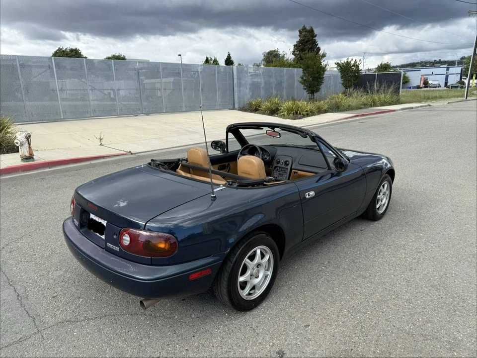 1995 Mazda NA MX-5 Miata - Image 6 of 12