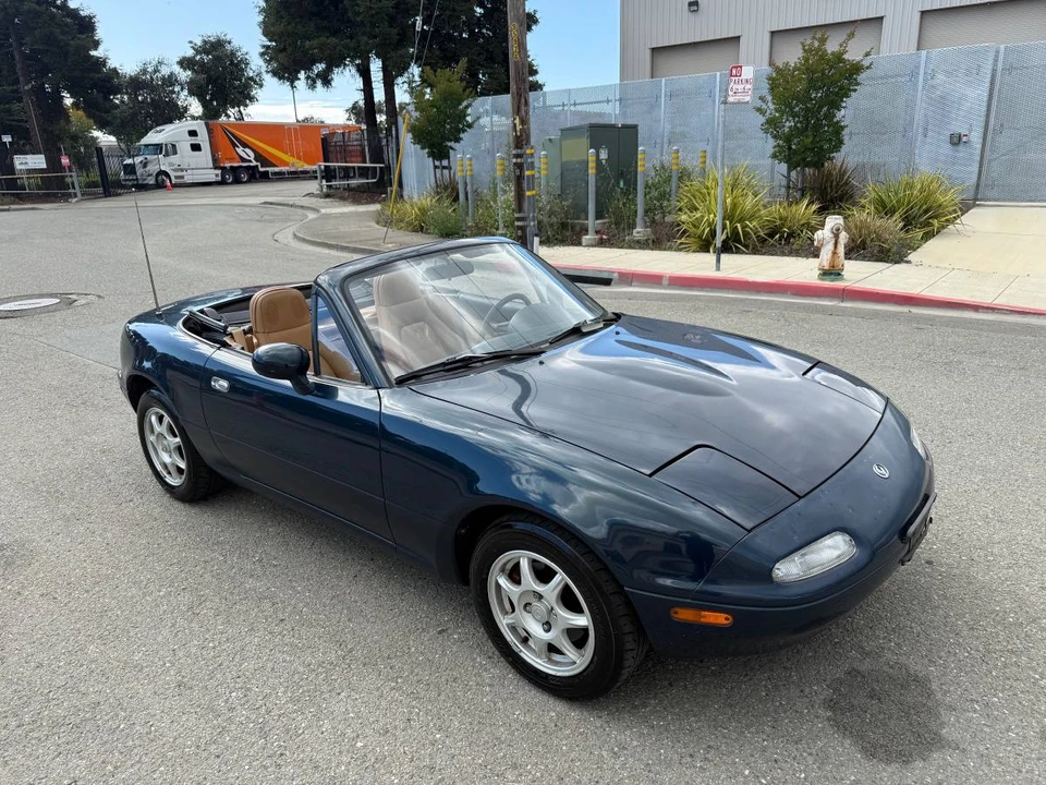 1995 Mazda NA MX-5 Miata - Image 5 of 12
