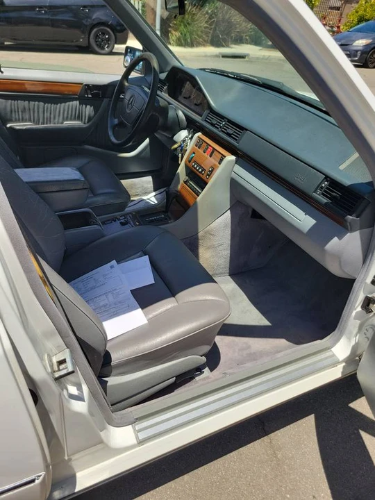 1995 Mercedes-Benz W124 E-Class - Image 4 of 11
