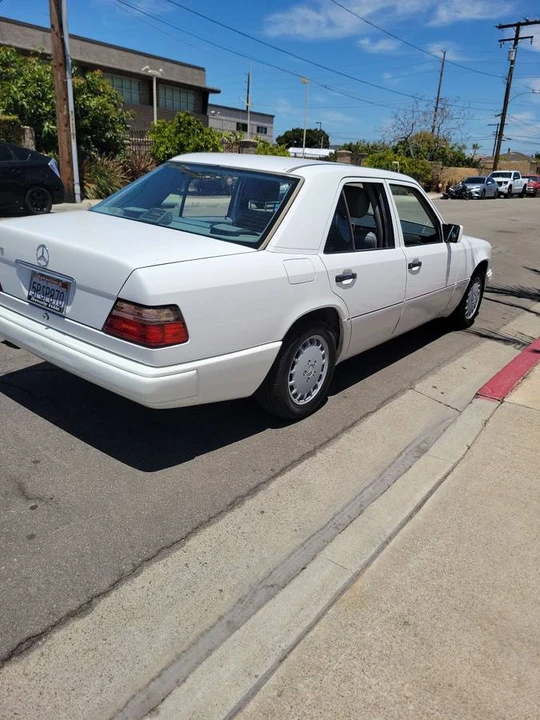 1995 Mercedes-Benz W124 E-Class - Image 6 of 11