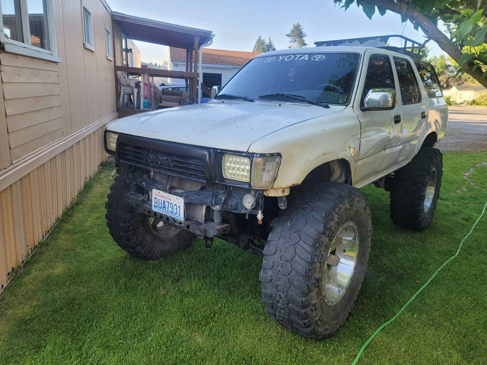 1995 Toyota 4Runner 2nd Gen - Image 2 of 9